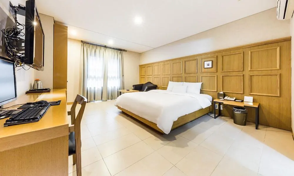 Yeongdeungpo Lifestyle F Hotel Seul 3*,